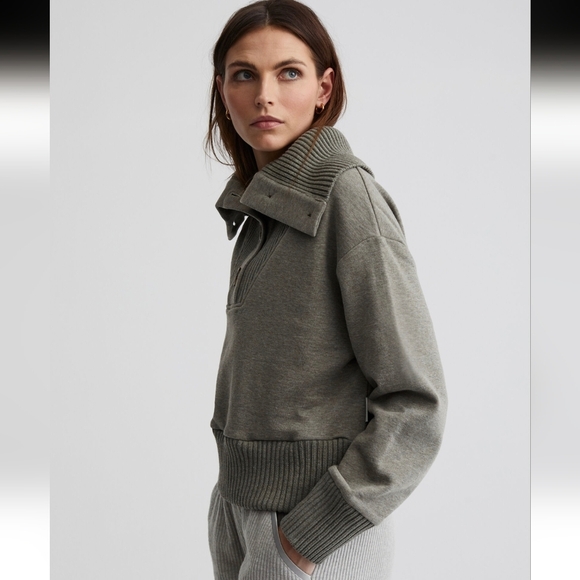 Varley Milan Knit Cuff Sweatshirt Cropped Buttoned Cowl Neck Size Medium - Picture 3 of 11